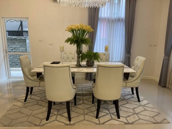 room interior of Milton Residence Ramintra