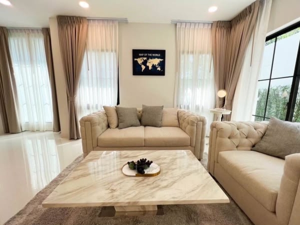 living room of Nantawan Rama 9 – New Krungthepkreetha