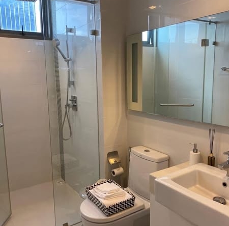 room interior and bathroom of Nara 9