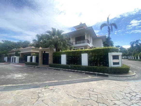Narasiri Pattanakarn-Srinakarin