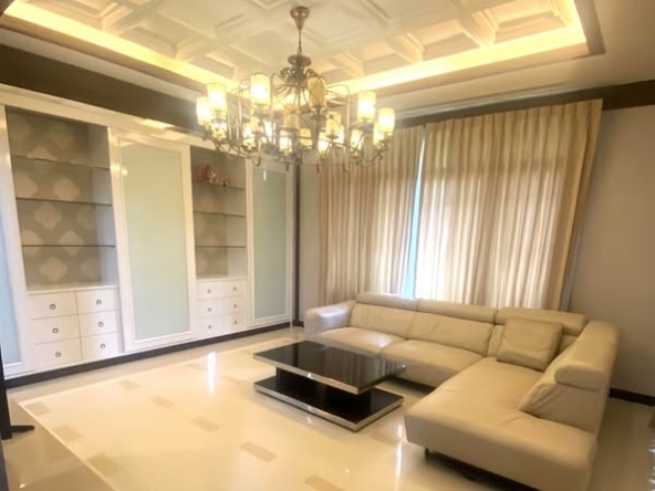 living room of Narasiri Pattanakarn-Srinakarin