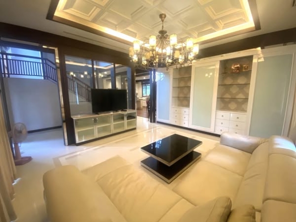 living room of Narasiri Pattanakarn-Srinakarin