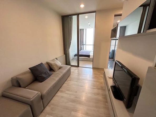 bedroom and living room of Niche Pride Tao Poon Interchange