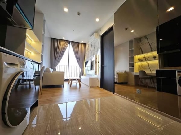 living room of Noble Around Ari