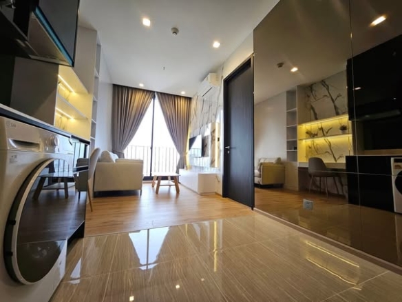 living room of Noble Around Ari
