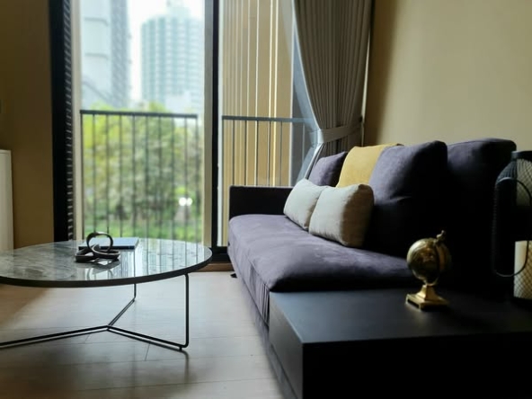 living room and room interior of Noble BE 19
