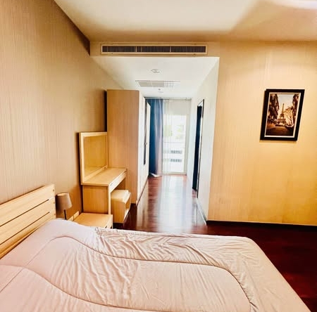 bedroom of Noble Ora
