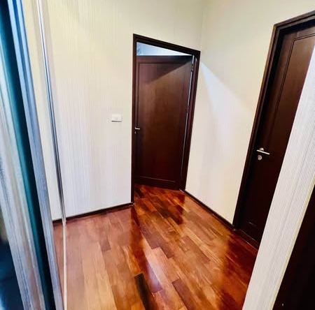 room interior of Noble Ora