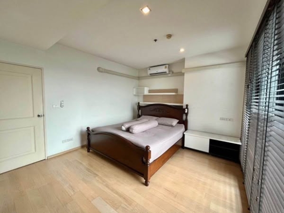 bedroom of Noble Reflex