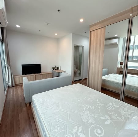 bedroom of Noble Revolve Ratchada 2
