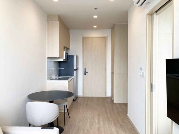 room interior of Noble State Sukhumvit 39