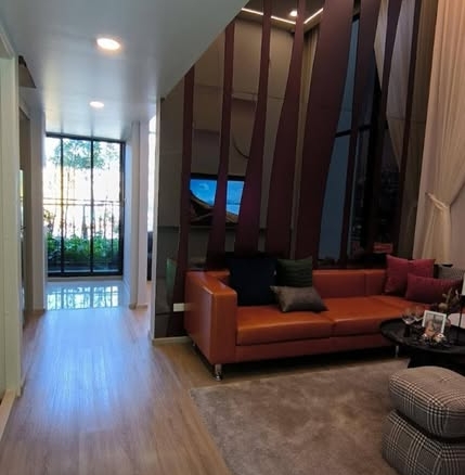 living room and room interior of Origin Play Bangkhunnon Triple Station ออริจิ้น เพลย์ บางขุนนนท์ ทริปเปิ้ล สเตชั่น
