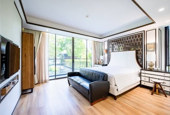 bedroom and room interior of Park Court Sukhumvit 77