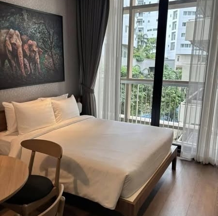 bedroom of Park Origin Phrom Phong