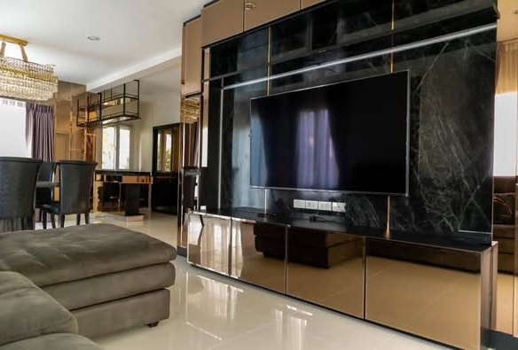 living room of Passorn Prestige Luxe Pattanakarn 44
