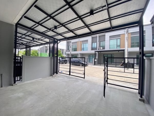 room interior of Pleno Sukhumvit-Bangna 2