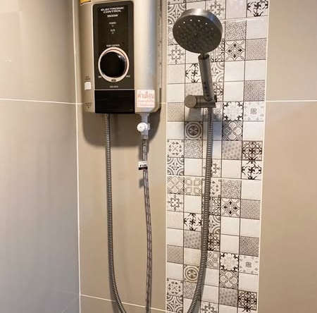 bathroom of Ploen Ploen Condo Rangsit-Workpoin 5