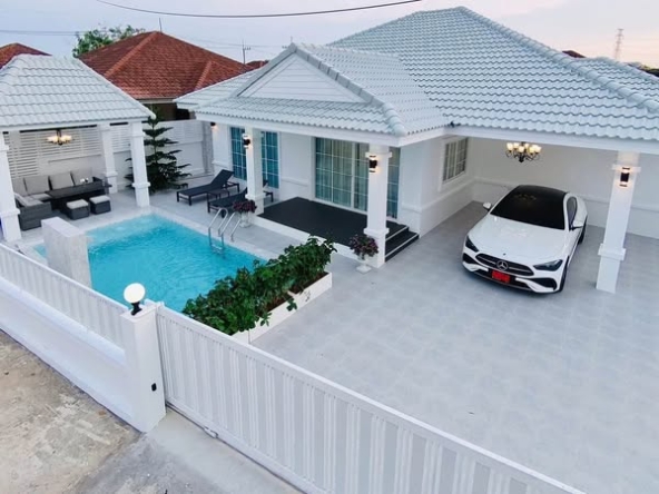 pool of บ้านพักพูลวิลล่าพัทยา