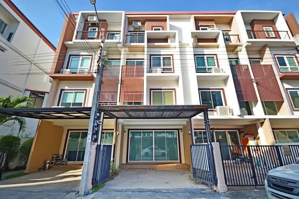 Pradya BisHome Onnut-Suvarnabhumi Townhome