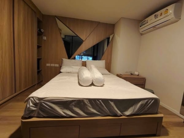 bedroom of RAMADA RESIDENCE SUKHUMVIT 87