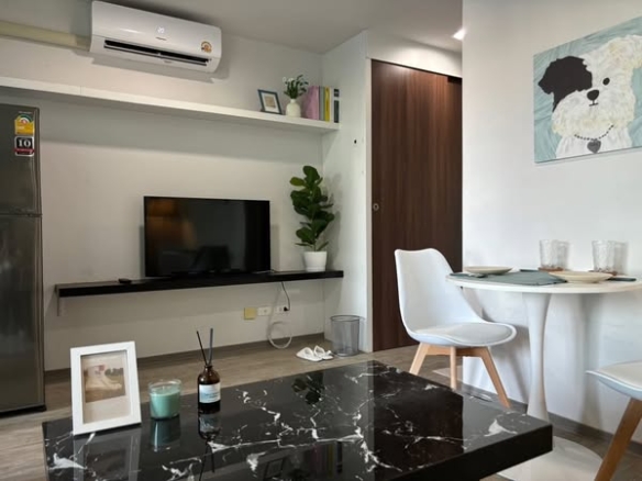 living room and kitchen of Regent Home 97/1