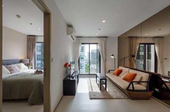 bedroom and living room of Rhythm Sukhumvit 36-38
