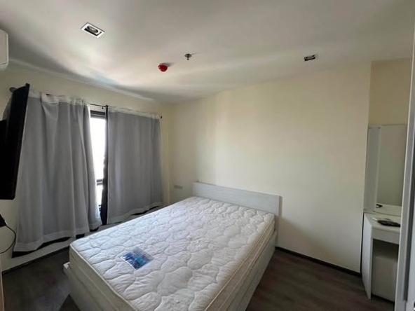 bedroom of Rich Park Triple Station