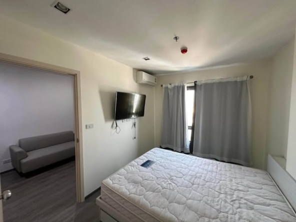 bedroom of Rich Park Triple Station