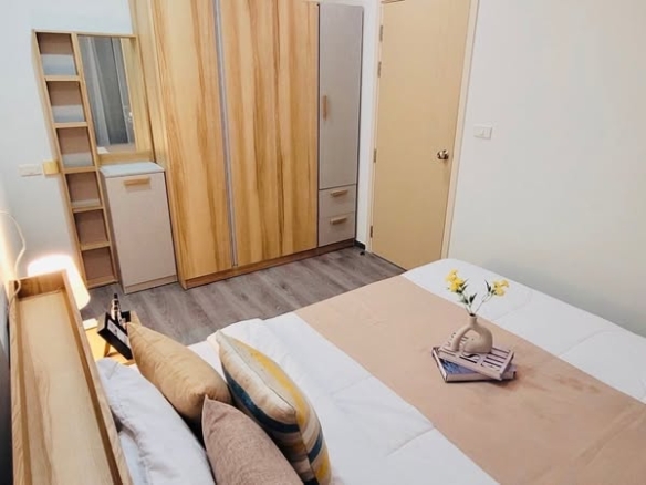 bedroom of Rich Park Triple Station