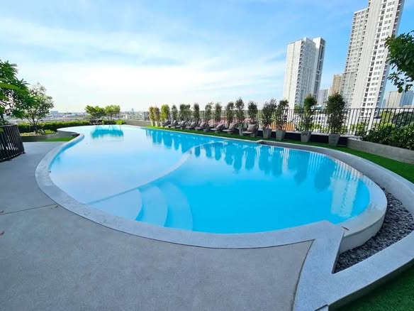 pool of Rich Point @BTS Wutthakat