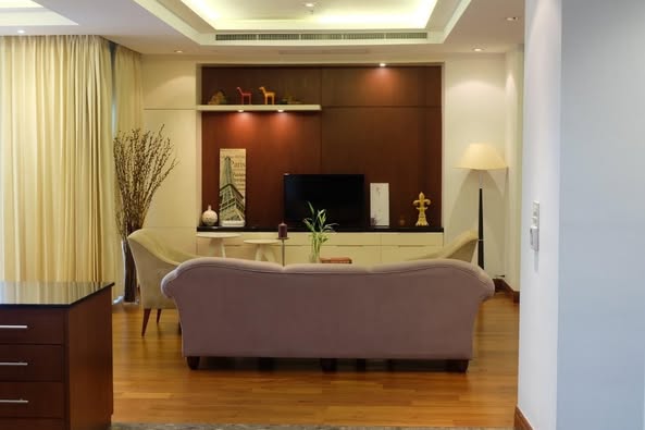 living room and bedroom of Royal Residence Park