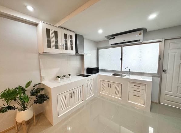 kitchen of Siam Condominium