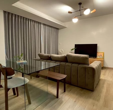 bedroom and living room of Siamese Gioia