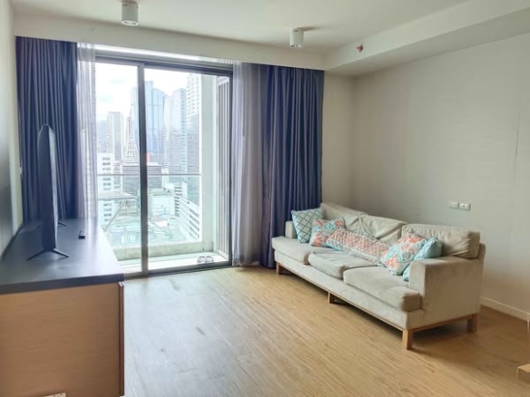 bedroom and living room of Siamese Surawong