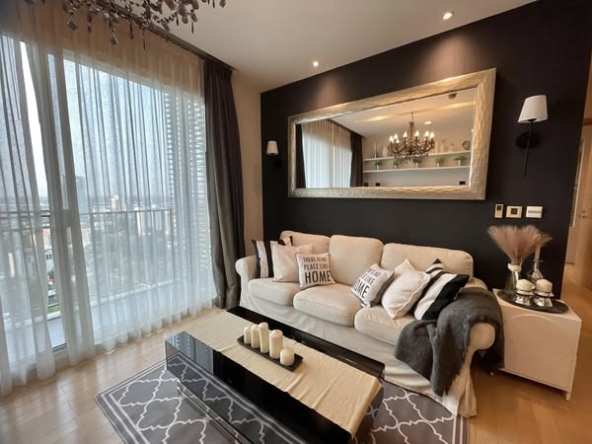 bedroom and living room of Siri at Sukhumvit
