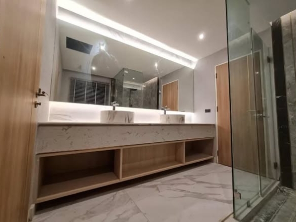 bathroom of Siri Sala Private Thai Villa