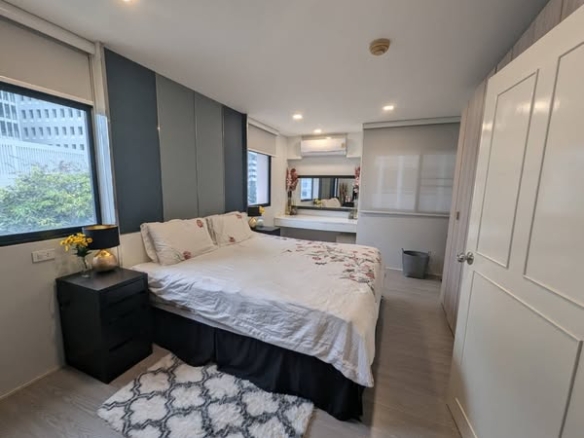 bedroom of Somkid Place