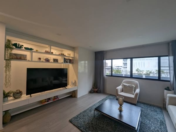 living room of Somkid Place