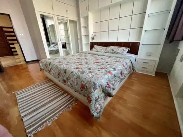 bedroom of Supalai Place Condominium Sukhumvit 39