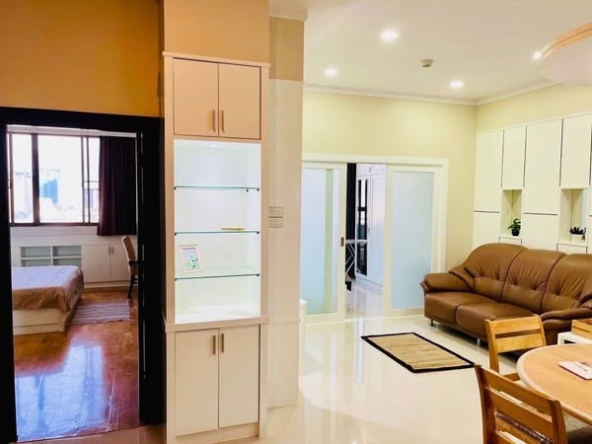 room interior of Supalai Place Condominium Sukhumvit 39
