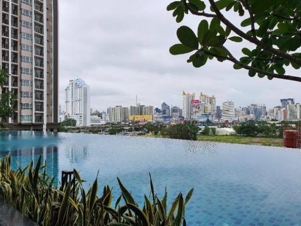 pool of Supalai Veranda Rama 9