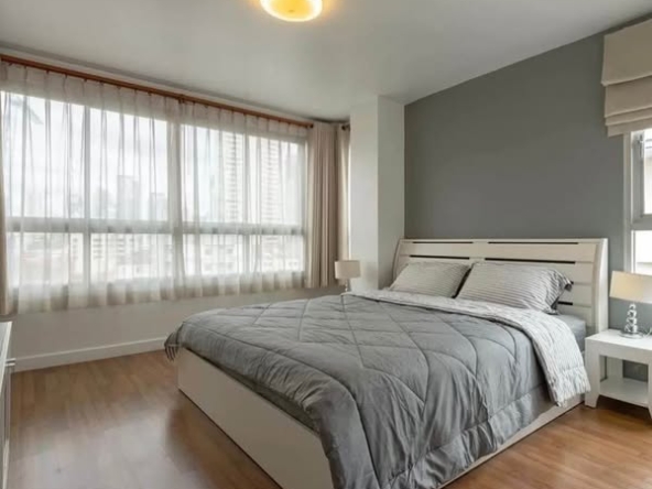 bedroom of The Clover