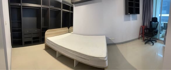 bedroom of The Clover