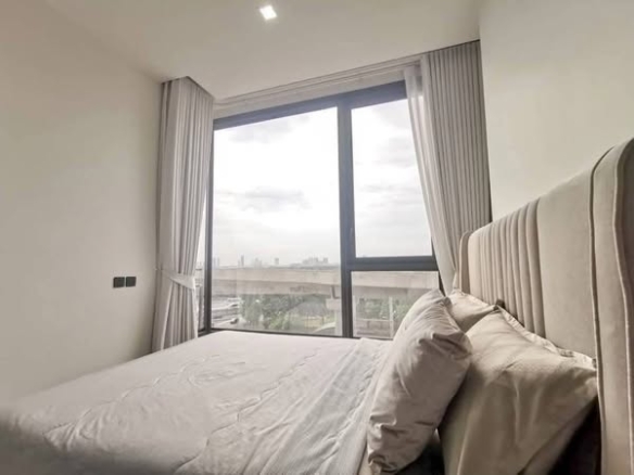 bedroom of The Crest Park Residences