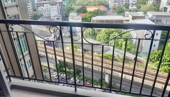 The Crest Sukhumvit 34
