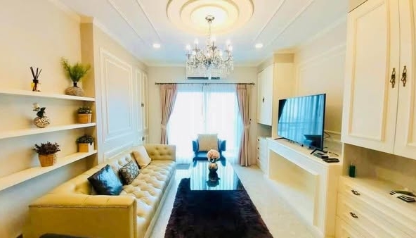 living room of The Crest Sukhumvit 34