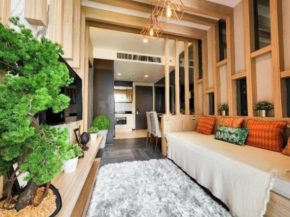 living room of The Edge Sukhumvit 23