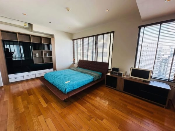 bedroom and room interior of The Emporio Place