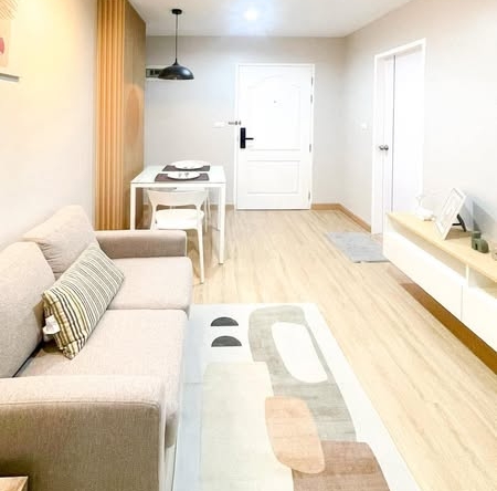 living room and room interior of The Kith Plus Nawamin เดอะ คิทท์ พลัส นวมินทร์