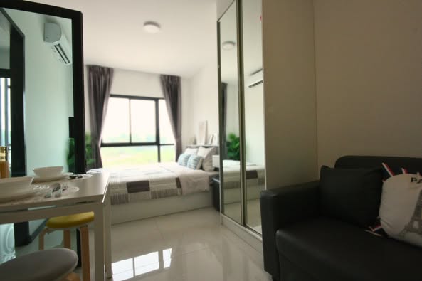 bedroom and room interior of THE LINE Wongsawang